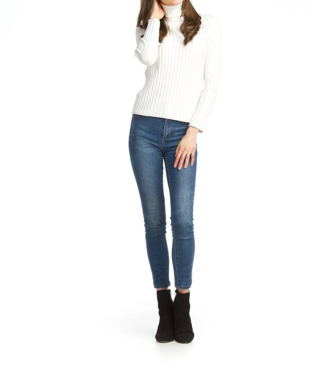 NEW PAPILLON ribbed turtle neck top in white